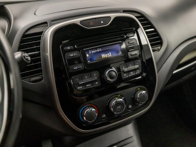 Renault CAPTUR 1.2 TCe Expression Automaat (AIRCO, LM VELGEN, TREKHAAK, SPORTSTOELEN, PARKEERSENSOREN, CRUISE, NIEUWE APK, NIEUWSTAAT)