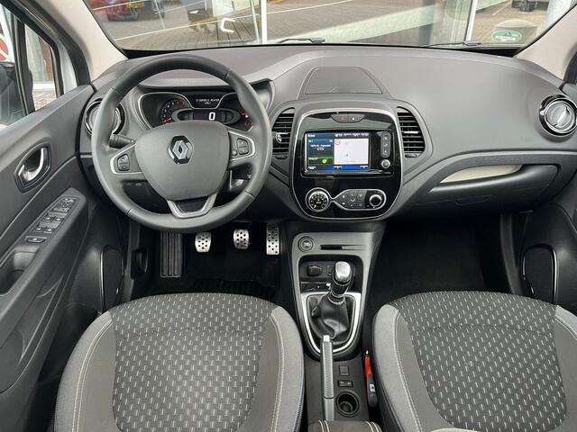 Renault CAPTUR 1.3 TCe Intens | Panoramadak | Camera | Trekhaak | Stoelverwarming | Bose | Cruise Control |