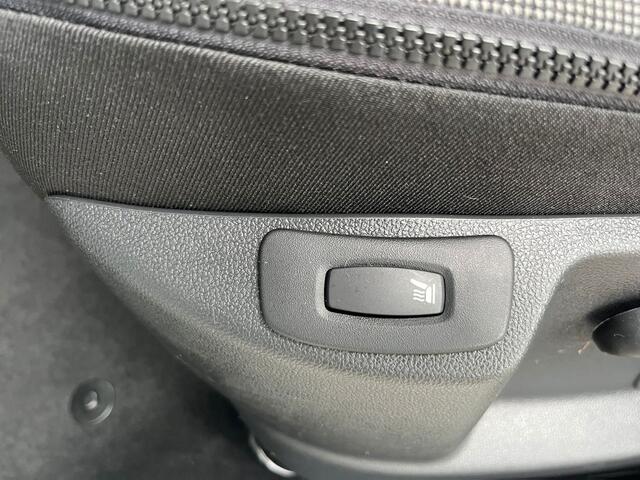 Renault CAPTUR 1.3 TCe Intens | Panoramadak | Camera | Trekhaak | Stoelverwarming | Bose | Cruise Control |