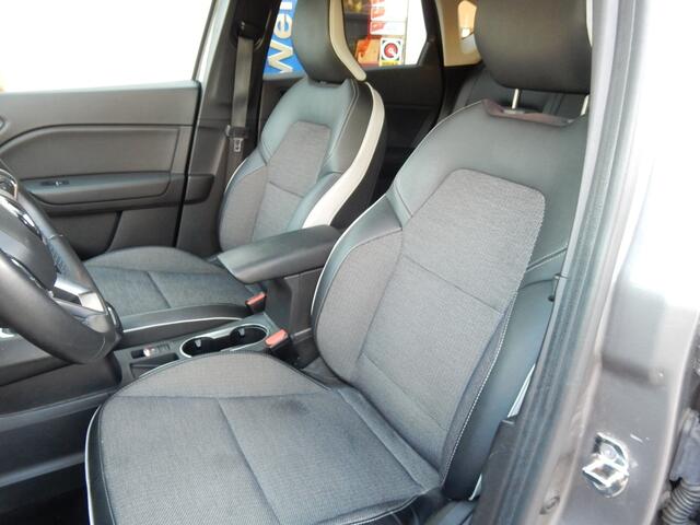 Renault CAPTUR 90PK TCe Intens | All season banden | Half leder | Nav | Trekhaak | Camera |