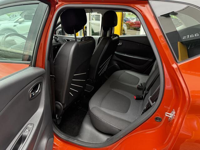 Renault CAPTUR 1.2 TCe Dynamique | Achteruitrijcamera | Navigatie | Climate Control | Key-less | Cruise Control | Parkeersensoren | Lichtmetaal |