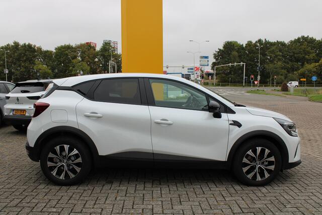 Renault CAPTUR E-Tech Hybrid 145 Evolution | Weinig kms | Easy Link Navigatie |