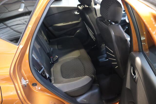 Renault CAPTUR TCe 150pk EDC Automaat Intens