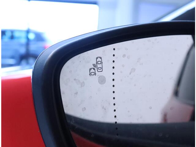 Renault CAPTUR 0.9 TCe Intens | Navi | Camera | PDC |