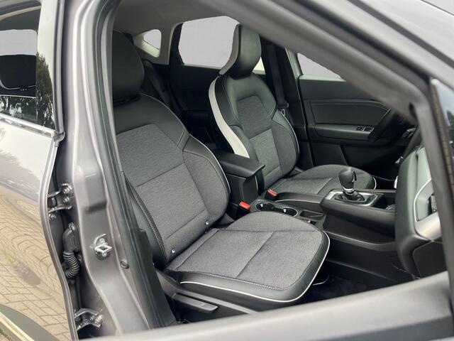 Renault CAPTUR 1.3 mild hybrid 140 techno EDC AUTOMAAT / CAMERA / ADAPTIVE CRUISE / GROOT NAVI / STOEL&STUUR VERW.