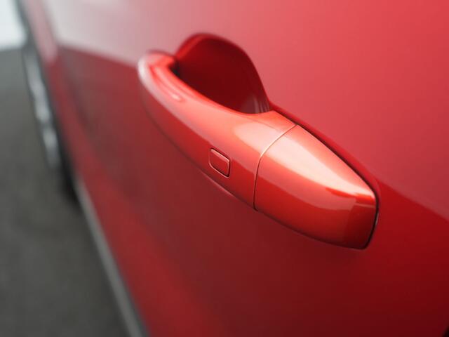 Renault CAPTUR TCe 100 Intens - RIJKLAARPRIJS - Achteruitrijcamera - Cruise Control - Trekhaak