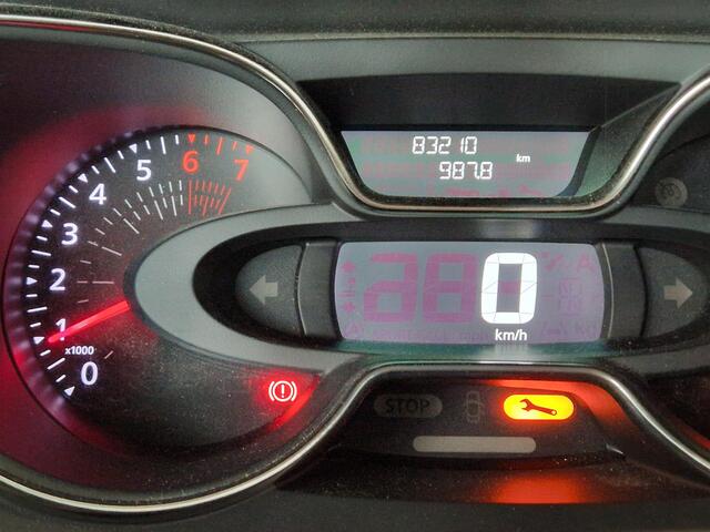 Renault CAPTUR 1.3 TCE 150 Intens NAVIGATIE | ACHTERUITRIJCAMERA | PARKEERSENSOREN VOOR & ACHTER | DODEHOEK DETECTIE |