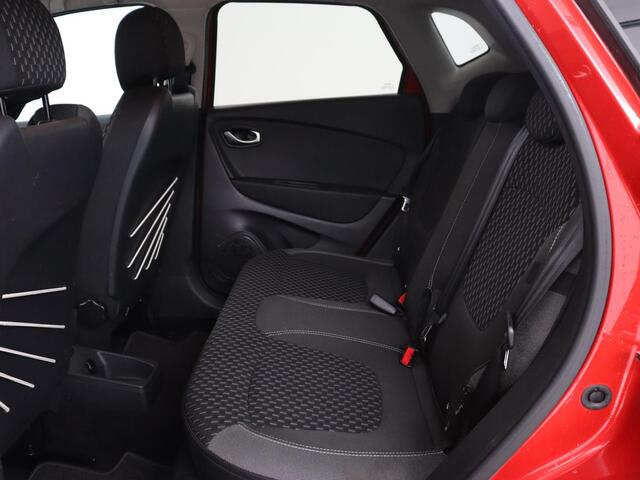 Renault CAPTUR 1.2 TCe Intens | Automaat | Cruise Control | Trekhaak | Camera | Navigatie | Climate Control | PDC