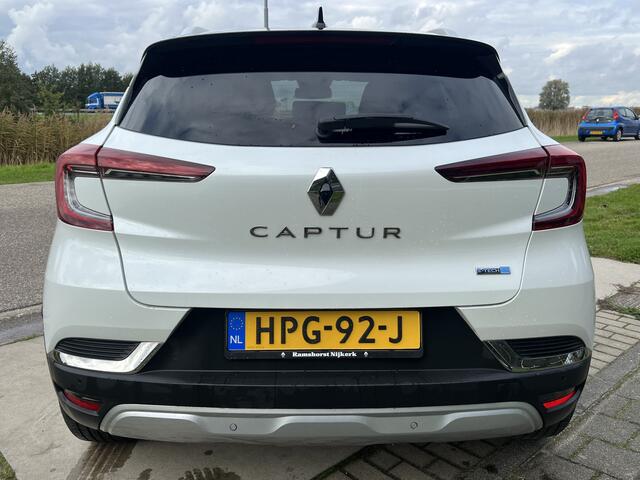 Renault CAPTUR 1.6 E-Tech Hybrid 160PK Intens Edition One / Dealer onbderhouden / Bose / 360' Camera