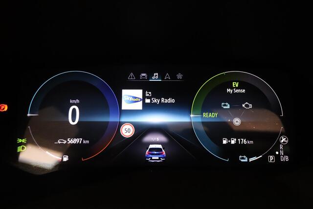 Renault CAPTUR 1.6 E-Tech Plug-in Hybrid 160 Initiale Paris | BOSE audio | Schuif kanteldak | Trekhaak | Side steps | 360° Camera | Lederen bekleding |