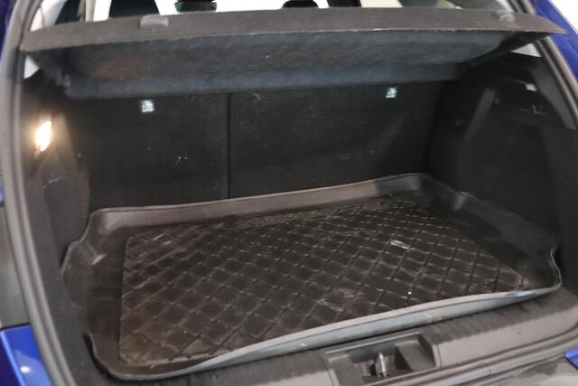 Renault CAPTUR 1.6 E-Tech Plug-in Hybrid 160 Initiale Paris | BOSE audio | Schuif kanteldak | Trekhaak | Side steps | 360° Camera | Lederen bekleding |