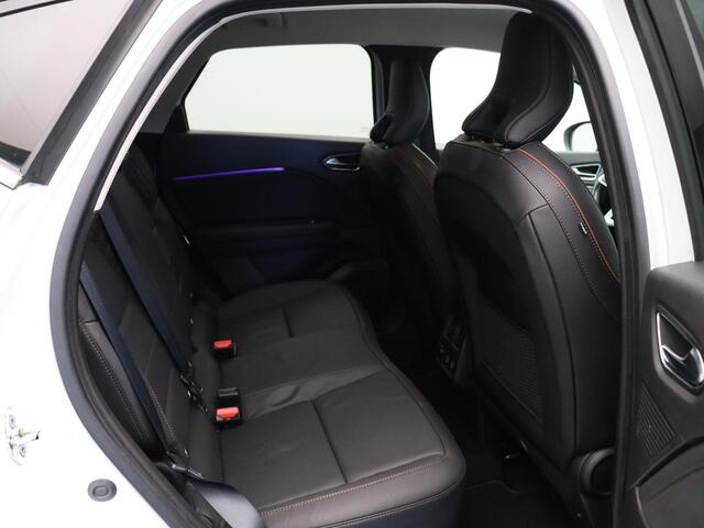 Renault CAPTUR E-Tech Plug-in Hybrid 160pk Initiale Paris | Lederen bekleding| Elektrische stoelverstelling| Stoel en stuurwielverwarming| Bose audio| Navigatie|