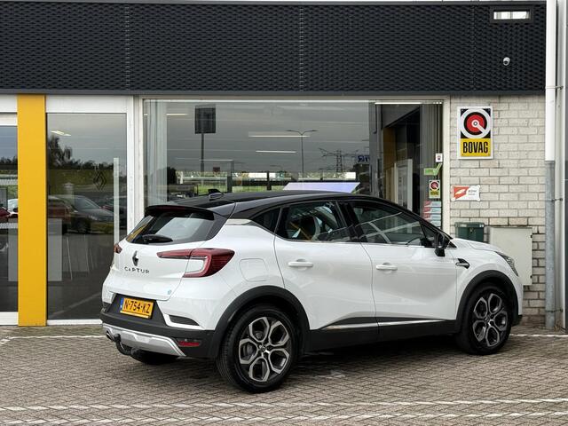 Renault CAPTUR 1.3 TCe 140 Intens | Trekhaak | 360 graden camera | Stoelverwarming | Bose Audio | 18'' Lichtmetaal | DAB | Climate Control | Key-less |