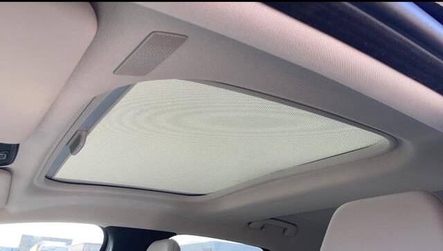 Renault CAPTUR 1.3 TCe 155 Initiale Paris / Full option! / Trekhaak / Panoramadak / 360Camera / Leder / Elektr. stoelen / CarPlay / 18'' / Keyless / Stuur+Stoelverwarming / DAB / Dodehoek / ACC