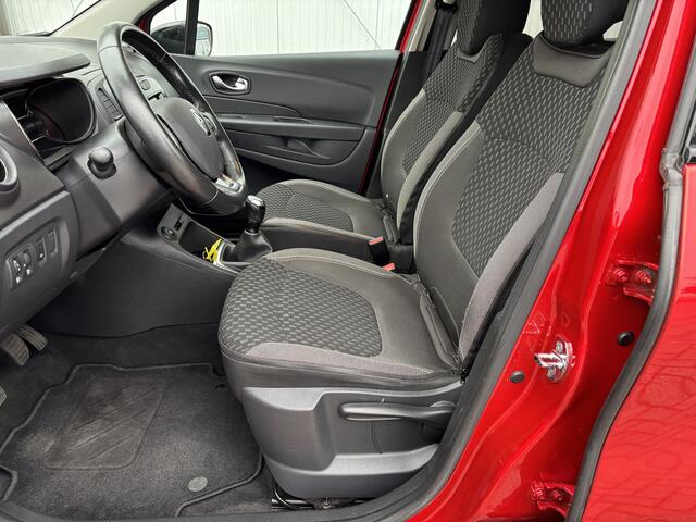 Renault CAPTUR 0.9 TCe Intens [ Fm navi,camera,ecc,17``lmv,pdc ]