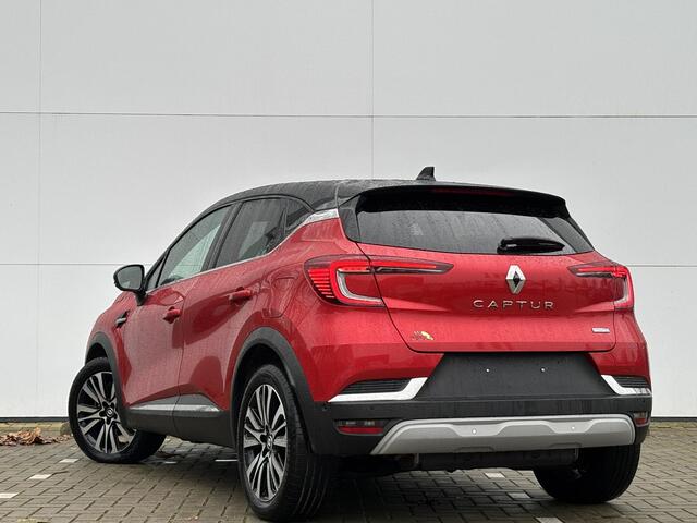 Renault CAPTUR 1.6 E-Tech plug-in hybrid 160 Initiale | Elektrisch glazen schuif-/kanteldak |