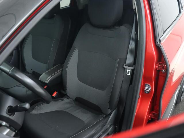 Renault CAPTUR 0.9 TCe Dynamique | 75.700km NAP | Trekhaak | Camera | Navigatie | Keyless | DAB | Climate control | 17'' | Cruise control | Bluetooth | Getint glas