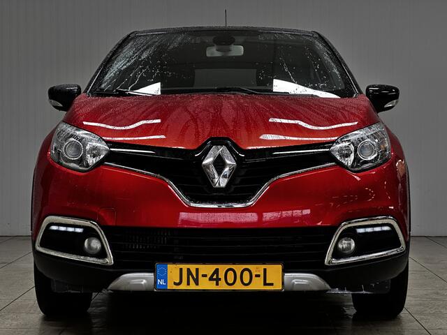 Renault CAPTUR 0.9 TCe Xmod/ Trekhaak/ LEDER/ Stoelverw./ Keyless/ Camera/ 17'' LMV/ Extra getint glas/ Regensensor/ R-Link Navi/ Clima/ Cruise/ Bluetooth/ Armsteun/ Multi. LEDER. Stuur/ Mistl./ PDC.