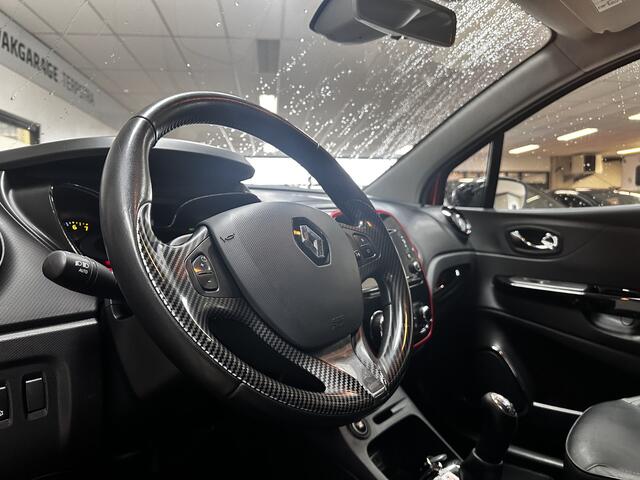 Renault CAPTUR 0.9 TCe Xmod/ Trekhaak/ LEDER/ Stoelverw./ Keyless/ Camera/ 17'' LMV/ Extra getint glas/ Regensensor/ R-Link Navi/ Clima/ Cruise/ Bluetooth/ Armsteun/ Multi. LEDER. Stuur/ Mistl./ PDC.
