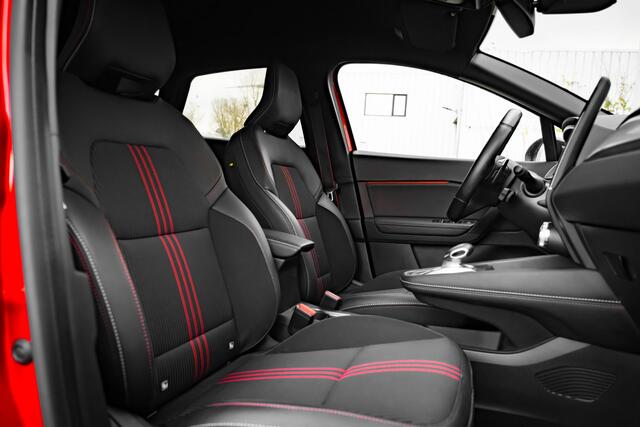 Renault CAPTUR 1.3 mild hybrid 160 PK R.S. Line | AUTOMAAT | Camera 360 | Stoel-stuur-voorruit verwarming | 4 seizoensbanden | | incl. Bovag rijklaarpakket met 12 maanden garantie |