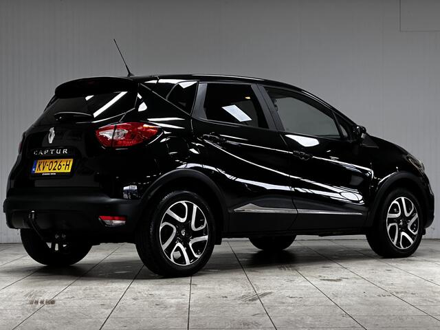 Renault CAPTUR 0.9 TCe Expression/ Trekhaak/ 17'' LMV/ Extra getint glas/ Navi/ Airco/ Cruise/ Elek. pakket/ Isofix/ Bluetooth/ Armsteun/ Multi. LEDER. Stuur/ Mistl./ PDC/ LED Dagrijverl.