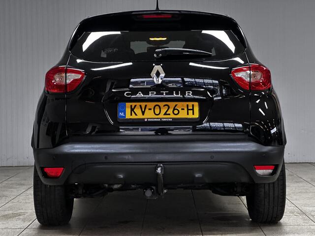 Renault CAPTUR 0.9 TCe Expression/ Trekhaak/ 17'' LMV/ Extra getint glas/ Navi/ Airco/ Cruise/ Elek. pakket/ Isofix/ Bluetooth/ Armsteun/ Multi. LEDER. Stuur/ Mistl./ PDC/ LED Dagrijverl.