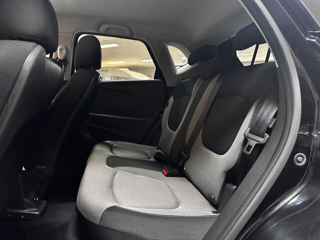 Renault CAPTUR 0.9 TCe Expression/ Trekhaak/ 17'' LMV/ Extra getint glas/ Navi/ Airco/ Cruise/ Elek. pakket/ Isofix/ Bluetooth/ Armsteun/ Multi. LEDER. Stuur/ Mistl./ PDC/ LED Dagrijverl.