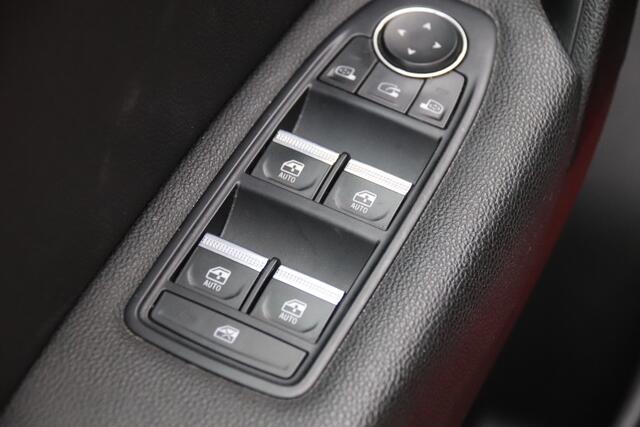 Renault CAPTUR 1.6 E-Tech Plug-in Hybrid 160 Intens, Camera, Navi, Cruise