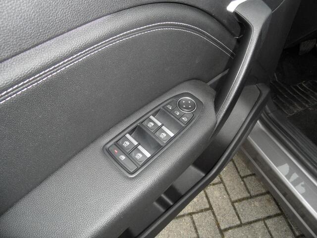 Renault CAPTUR 1.3 TCe 140 Intens