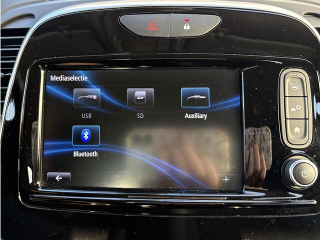 Renault CAPTUR 1.3 TCe Intens / Airco / Apple Carplay/Android Auto / Navigatiesysteem full map / All-season Banden /