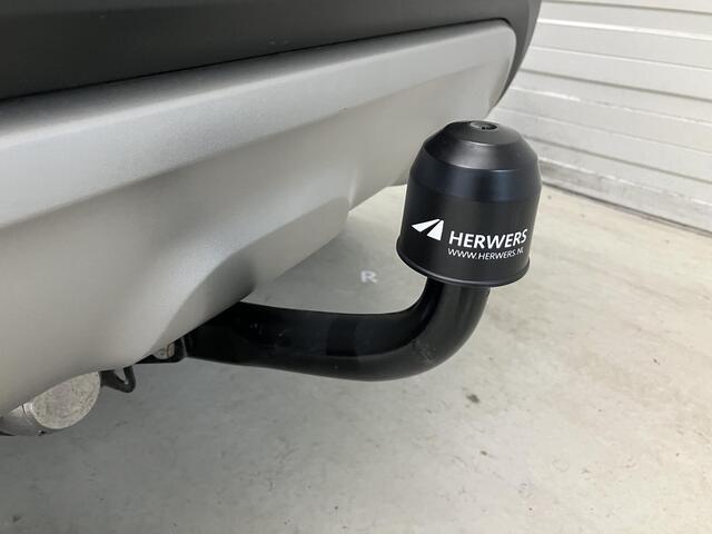 Renault CAPTUR 0.9 TCe Intens / Trekhaak / Camera / Navigatie / Climate Control / All Seasonbanden / Cruise Control / LED Verlichting /