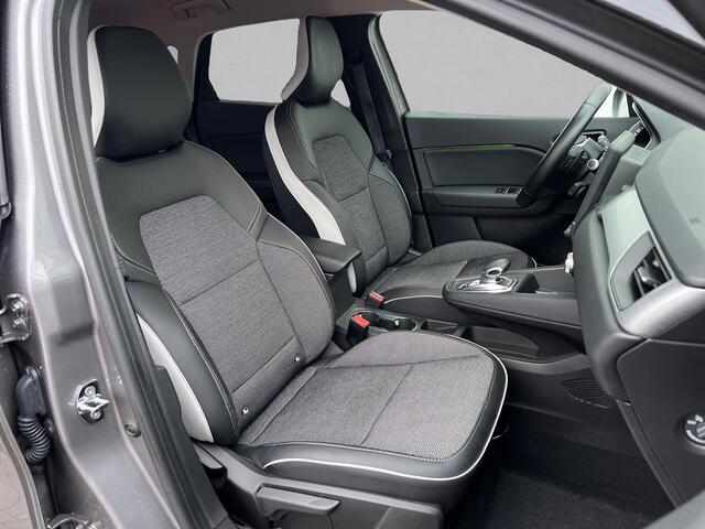 Renault CAPTUR 1.3 TCe 130 Intens EDC AUTOMAAT / CAMERA / 17 INCH / PDC V+A / TREKHAAK