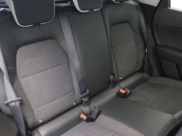 Renault CAPTUR E-Tech full hybrid 145pk techno | Achteruitrijcamera | Parkeersensoren Voor en Achter | Apple/Android Carplay |