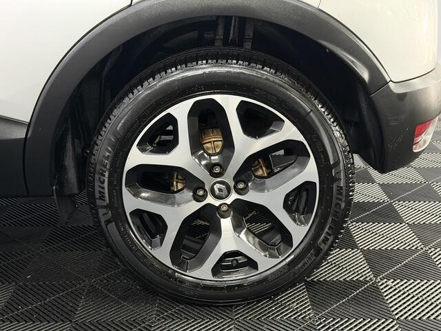 Renault CAPTUR 1.2 TCe Bose Clima, Camera, Navi, A start stop, Cruise control, Keyless start, Radio, Mistlamp