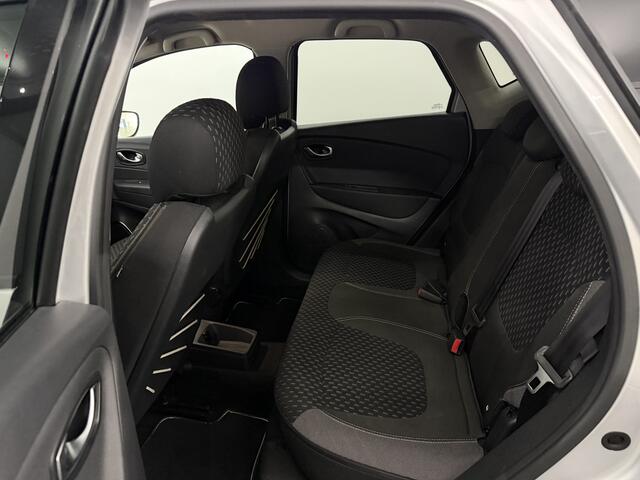Renault CAPTUR 1.2 TCe Bose Clima, Camera, Navi, A start stop, Cruise control, Keyless start, Radio, Mistlamp