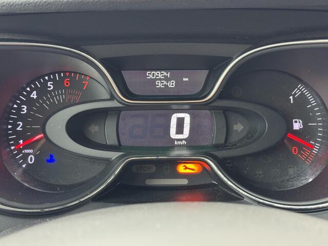 Renault CAPTUR TCe 90 Intens / Dealeronderhouden / Trekhaak (1200kg) / Achteruitrijcamera / Cruise Control / Climate Control / DAB Radio / Apple Carplay & Android Auto /