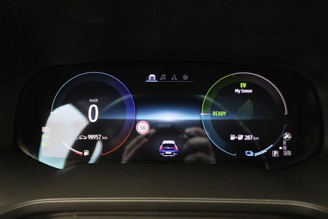 Renault CAPTUR 1.6 E-Tech Plug-in Hybrid 160 Intens Two-Tone, Virtual Cockpit, Apple Carplay, Camera, Cruise, LED, DAB, 18''