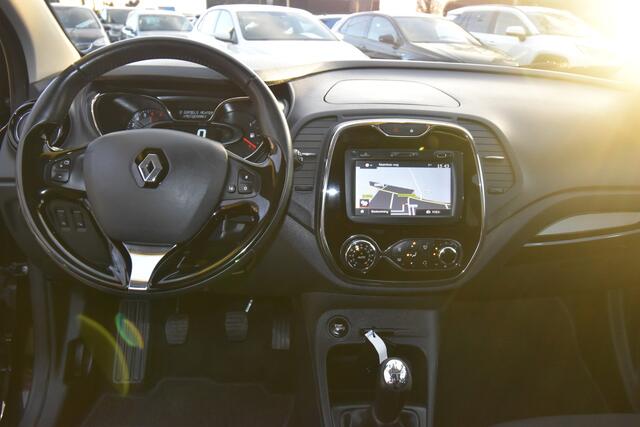 Renault CAPTUR 0.9 TCe Limited , TREKHAAK , CR CONTR , LMV16 , PDC A ,
