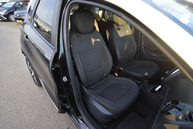 Renault CAPTUR 0.9 TCe Limited , TREKHAAK , CR CONTR , LMV16 , PDC A ,