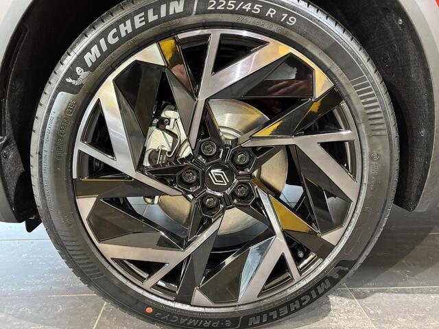 Renault CAPTUR 1.8 E-Tech full hybrid 160 esprit Alpine / PACK LIGHT & SOUND / PACK PRIVILÈGE / PARKEERSENSOREN + AROUND VIEW CAMERA /