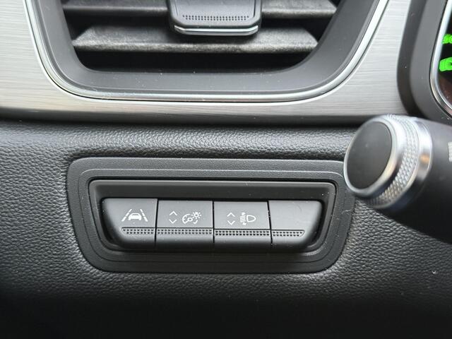 Renault CAPTUR 1.3 TCe 130 Intens | NAP | Trekhaak | 1e eigenaar | Achteruitrijcamera | DAB | LED | Key-less | Climate Control |