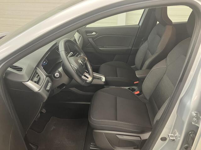 Renault CAPTUR 1.6 E-Tech plug-in hybrid 160 Business Limited / Trekhaak / All Seasonbanden / Navigatie / Dealer Onderhouden / Digitaal Dashboard / Stoelverwarming / Climate Control / Cruise Control /