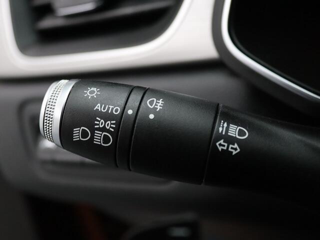 Renault CAPTUR 1.3 TCe 140 Intens 360° Camera | Cruise | Parkeersens. v+a | Bose