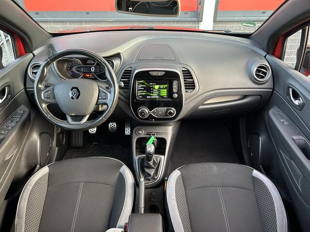 Renault CAPTUR 0.9 TCe Bose / 1e Eigenaar / Afneembare Trekhaak / Achteruitrijcamera / Apple Carplay & Android Auto / Climate Control / Parkeersensoren / Cruise Control / Navigatie /