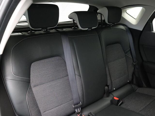 Renault CAPTUR E-Tech Hybrid 145pk Techno | Achteruitrijcamera | Vierseizoenbanden | Navigatie |