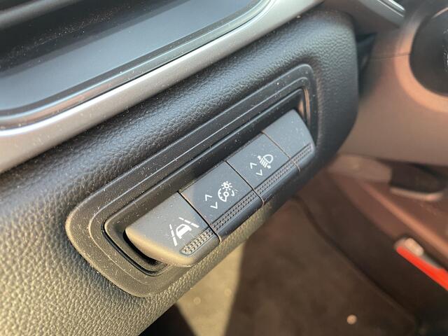 Renault CAPTUR 1.6 E-Tech Hybrid 145 Intens / ACHTERUITRIJCAMERA / PARKEERSENSOREN / CRUISE CONTROL / CLIMATE CONTROLE