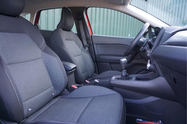 Renault CAPTUR 1.0TCe 90pk Zen + Navi/ Cruise/ Carplay/ LED/ Airco / Garantie!