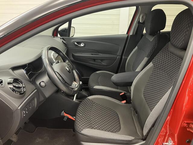 Renault CAPTUR 0.9 TCe Intens / Eerste Eigenaar / Dealer Onderhouden / Kilometerstand NAP / Navigatie / Camera / Climate Control / Cruise Control / LED Verlichting /