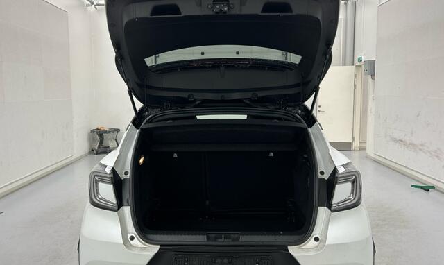 Renault CAPTUR 1.3 mild hybrid 160 techno Automaat Stoel en stuurverwarming/Camera.