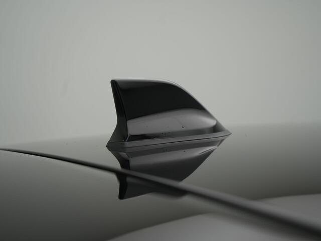 Renault CAPTUR 1.8 E-Tech Full Hybrid 160 Techno - DEMO - 160 pk! - All Seasonbanden - Achteruitrijcamera - Adaptive Cruise Control - Apple Carplay - Android Auto - Elektrisch Glazen Panorama Dak